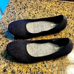 Allbirds black flats